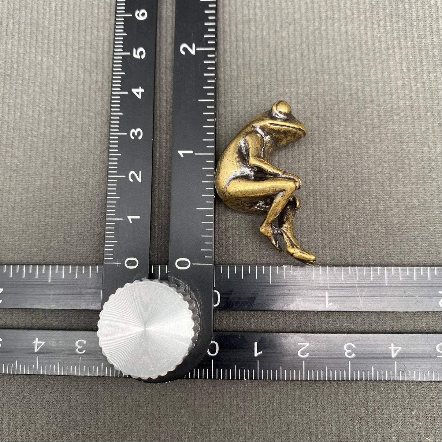 Brass Frog Desktop Ornament (Edge Sitter)