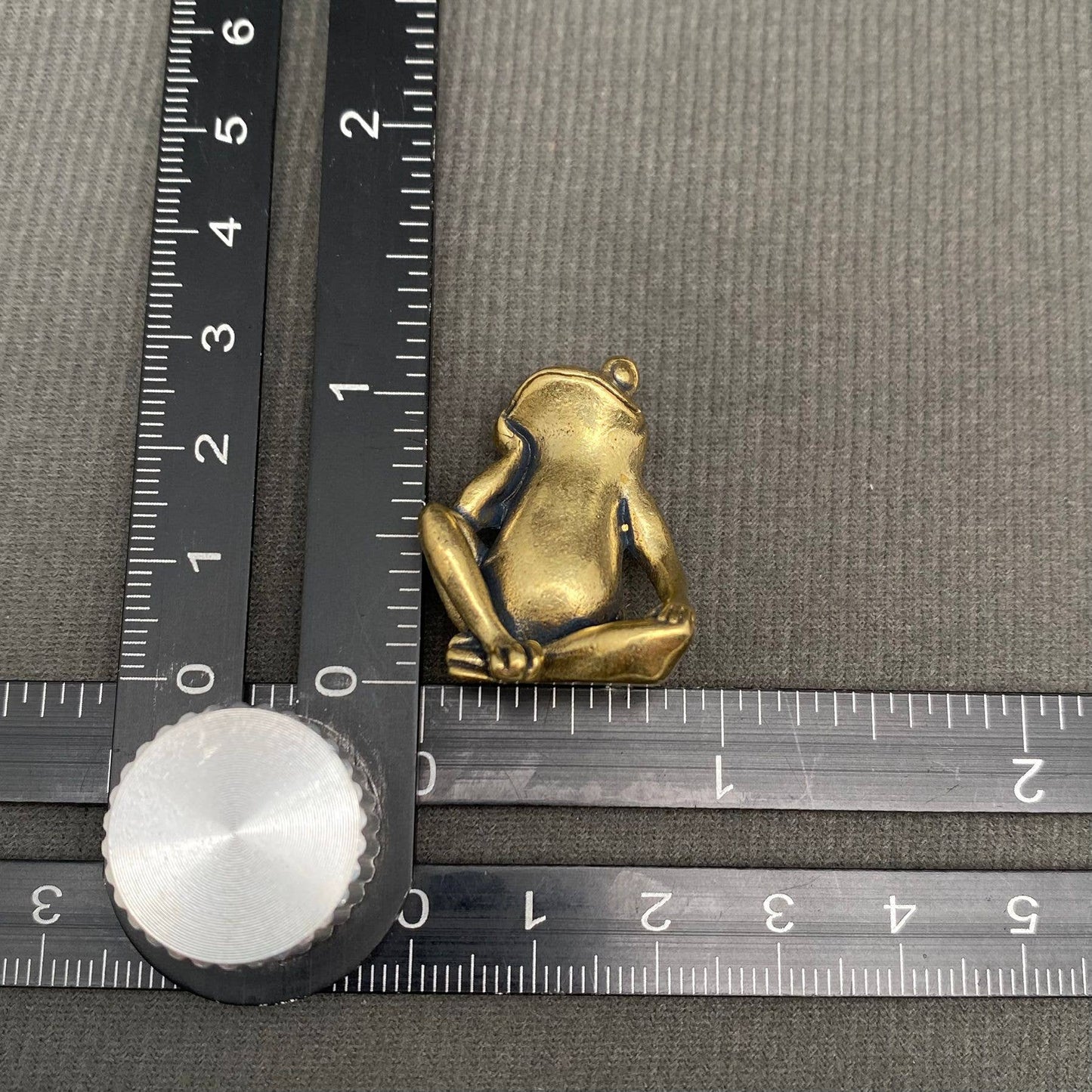 Brass Frog Desktop Ornament (Contemplating)