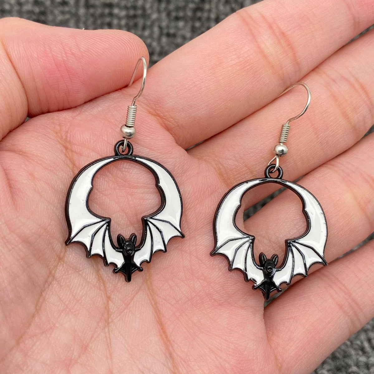 Halloween Enamel Vampire Bat Dangle Earrings - Red