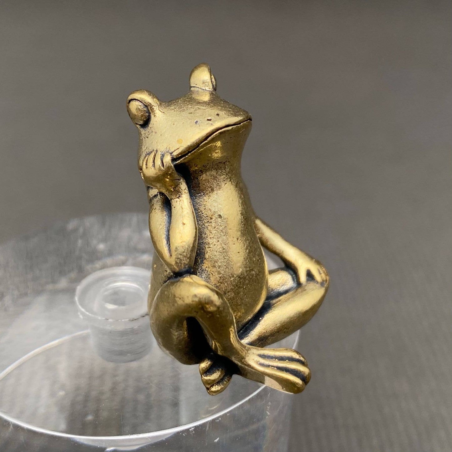 Brass Frog Desktop Ornament (Contemplating)
