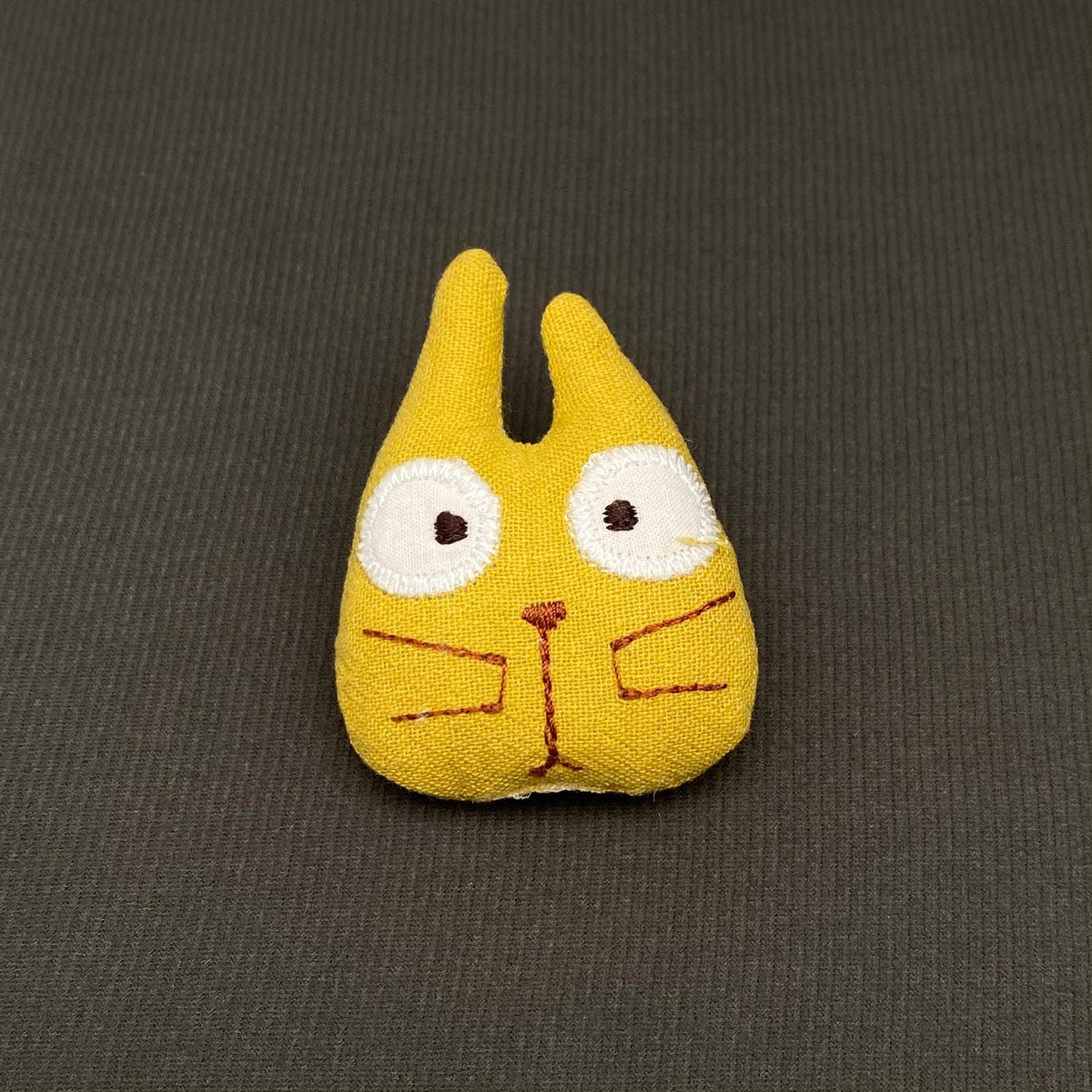 Funny Cat Head Linen-cotton Cloth Cartoon Brooch: Green