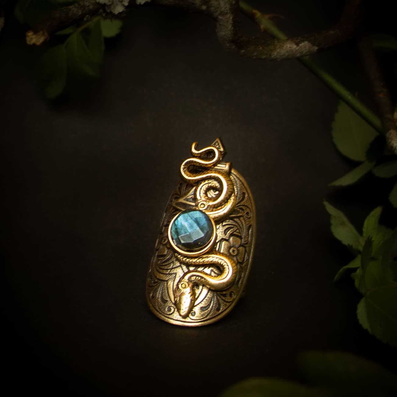 Trollbinde - Rising Serpent Cuff Fingerpiece: 8.5