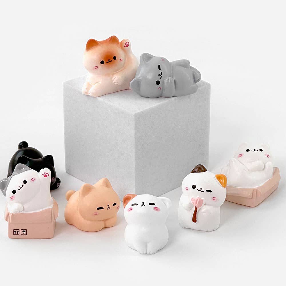 Random Cozy Cat Miniature Figure – Blind Box Series