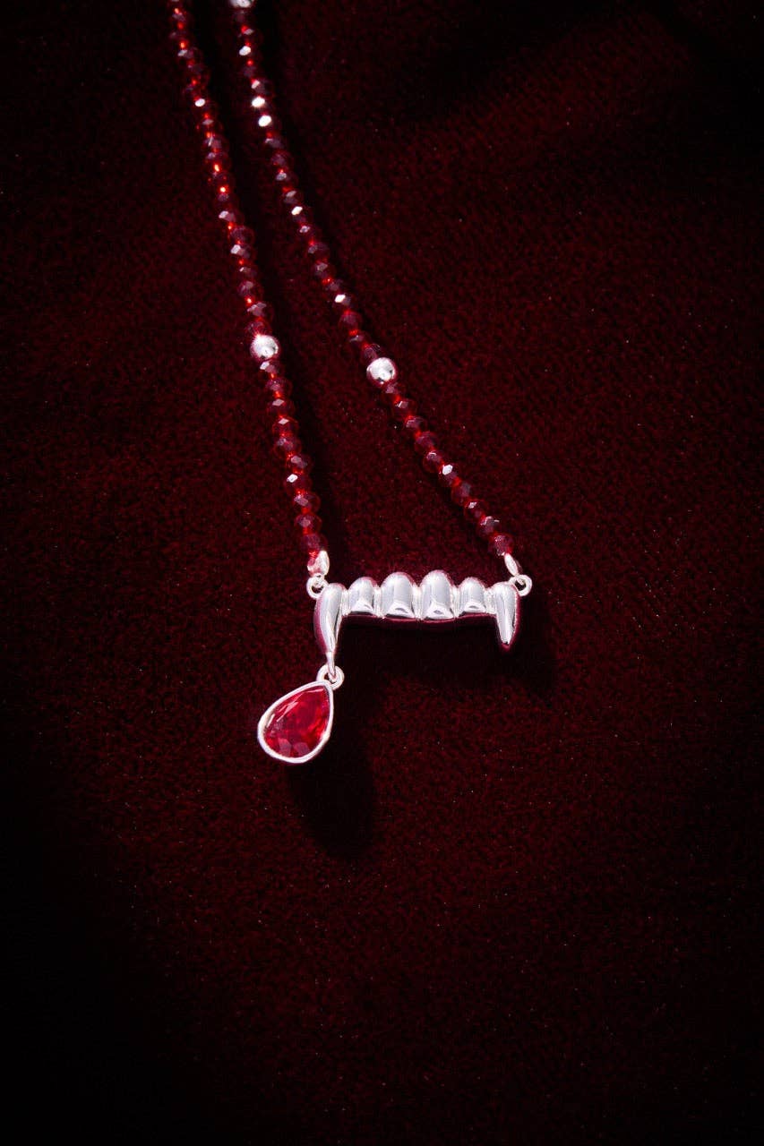 Necklace - Vampire Teeth Fangs Pendant: Gold