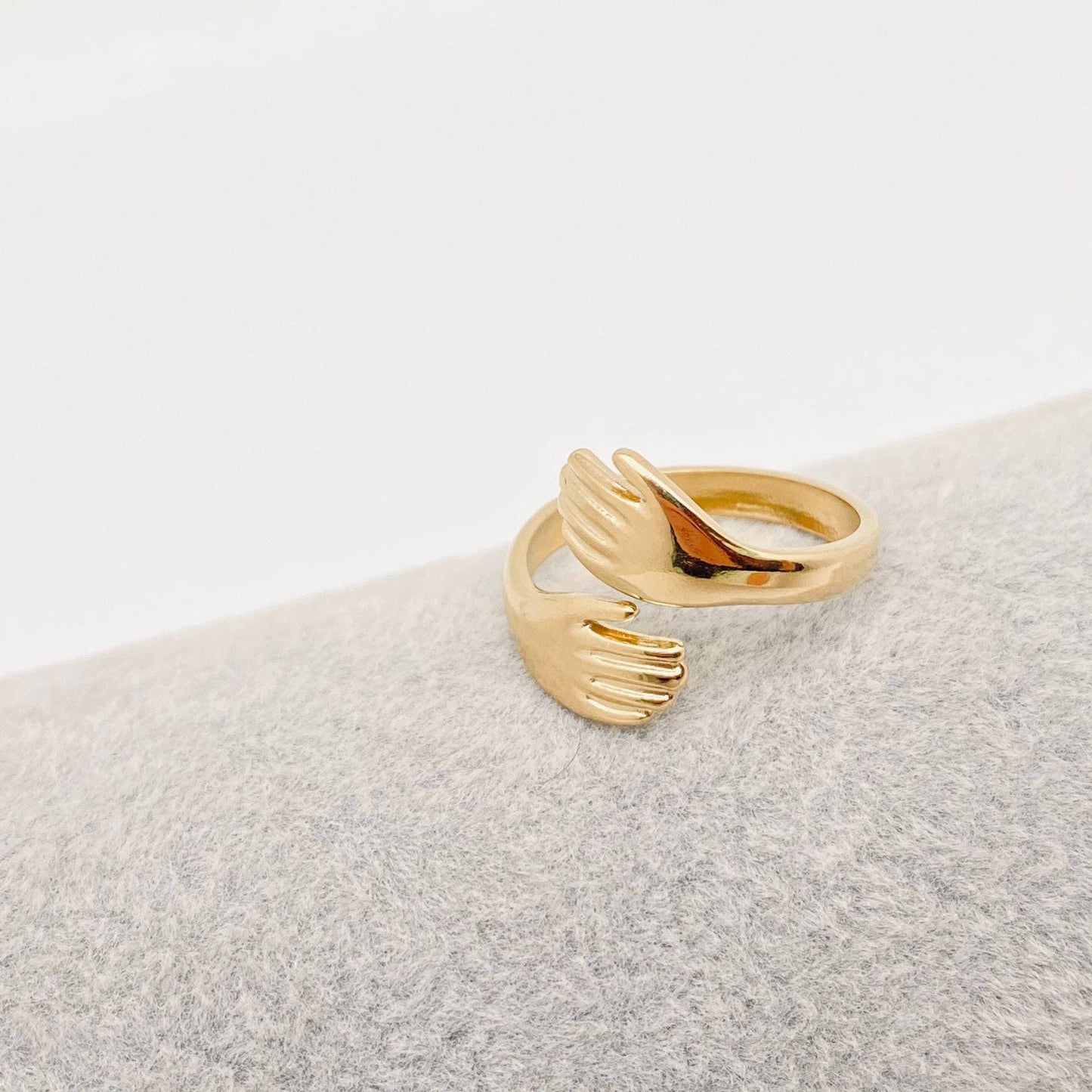 Ring - Hands Cuddling Gold Plated Stainless Steel