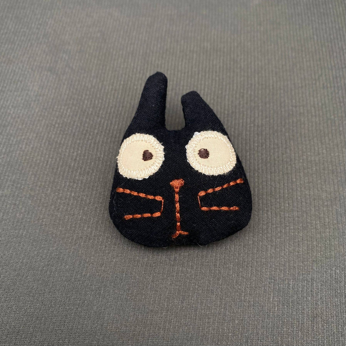 Funny Cat Head Linen-cotton Cloth Cartoon Brooch: Green