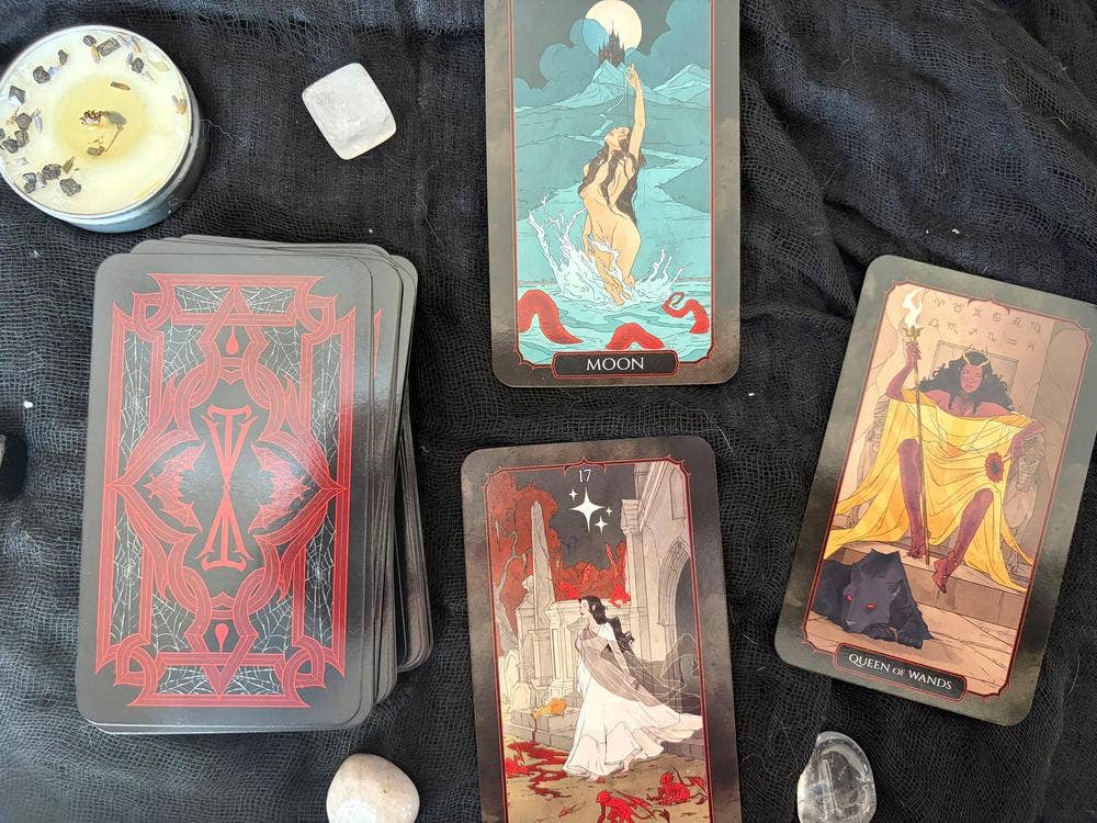 The Vampire's Tale Tarot Deck (Halloween Tarot Deck)