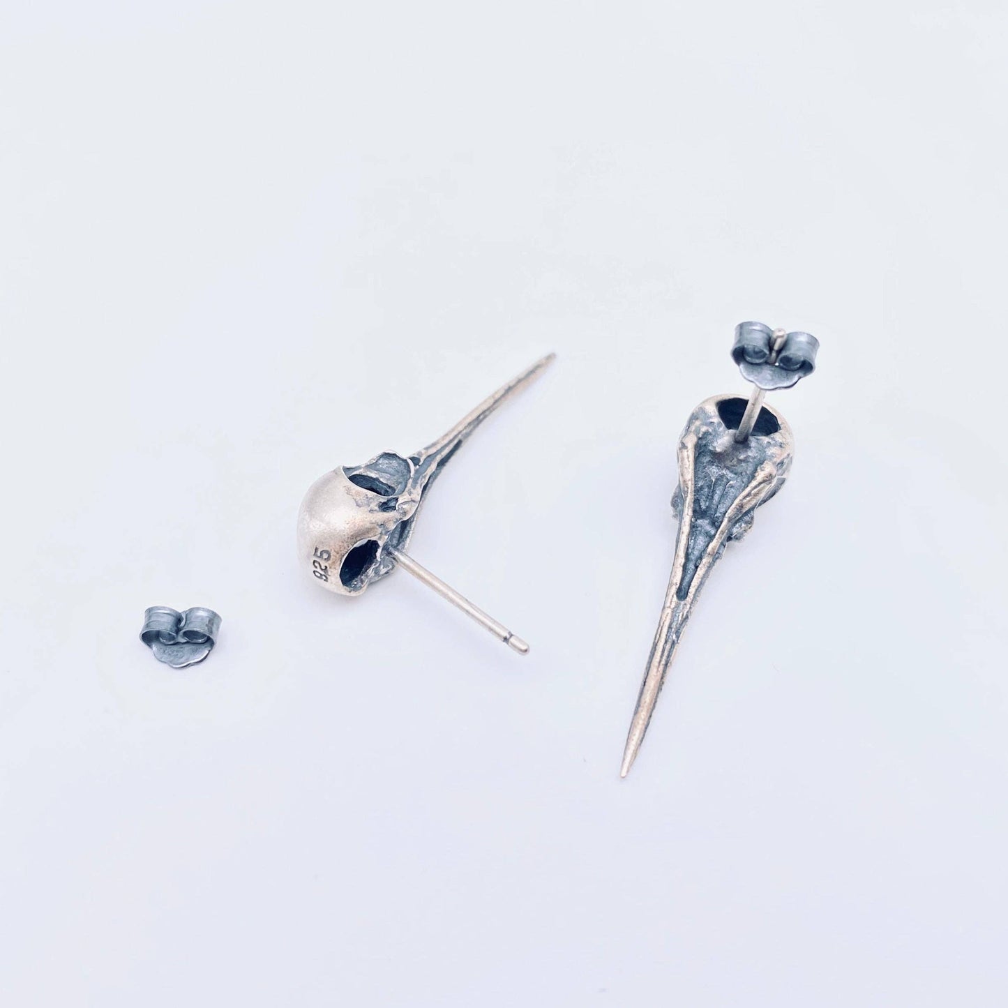 SS Vintage Hummingbird Skull Ear Studs