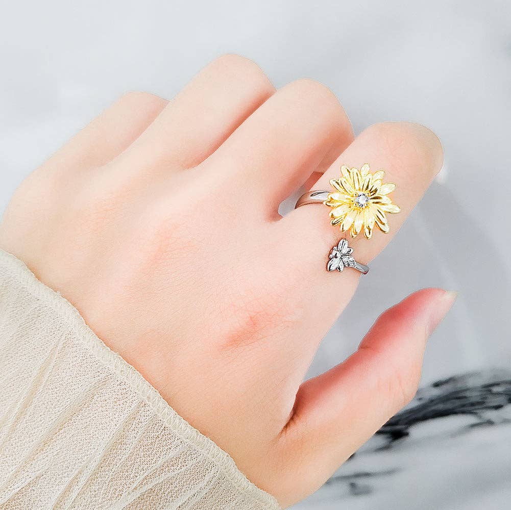 Daisy Flower Bee Anxiety Fidget Spinner Ring in Solid Copper: Silver