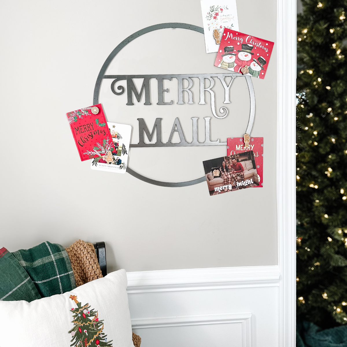 Merry Mail - Magnetic Christmas Card Wreath