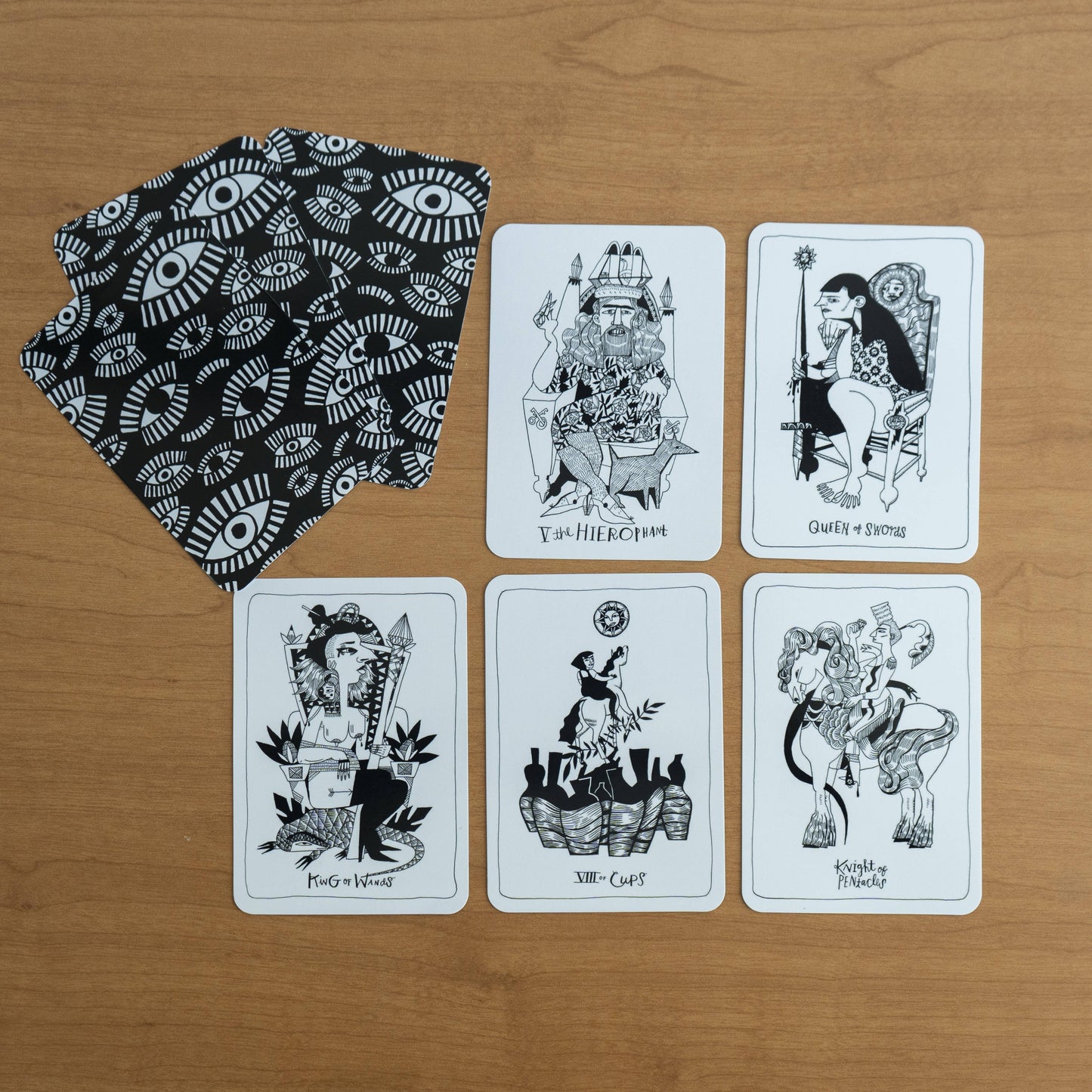 Many Queens Tarot by Lettie Jane  Rennekamp: Mixed Media; 20 pages / English