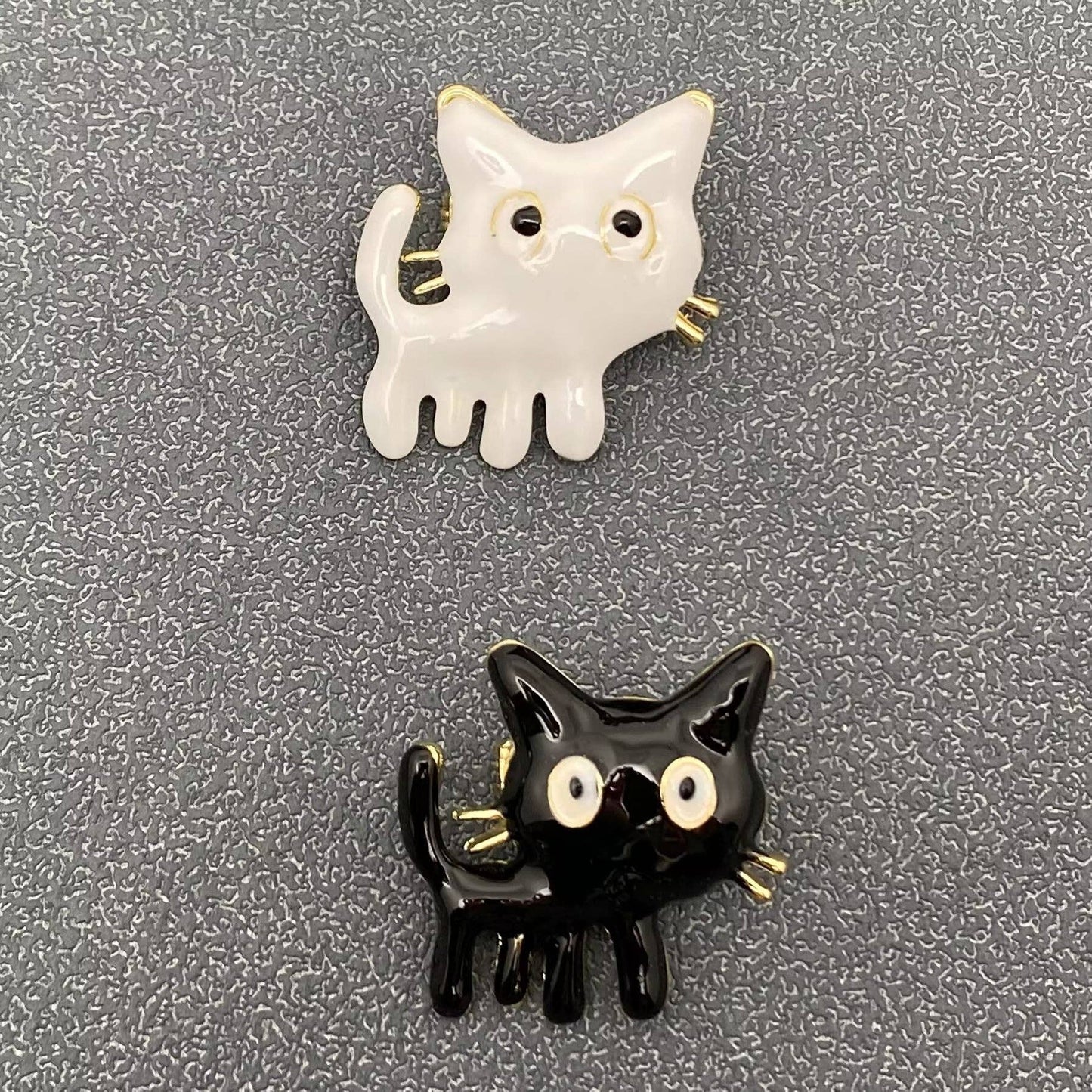 Enamel Funny Cat Brooch - White