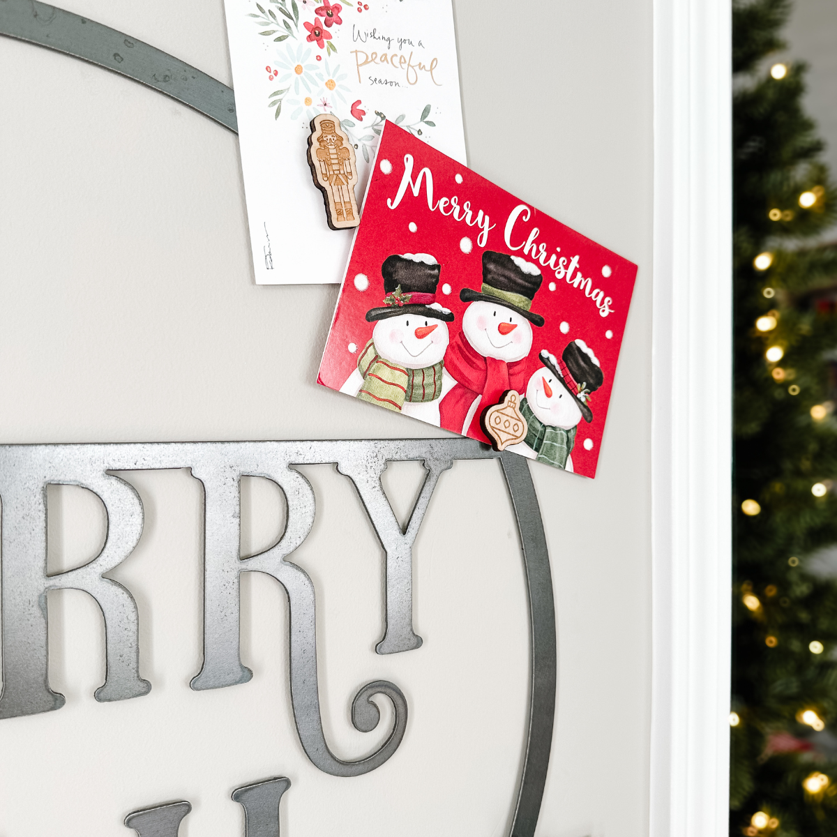 Merry Mail - Magnetic Christmas Card Wreath