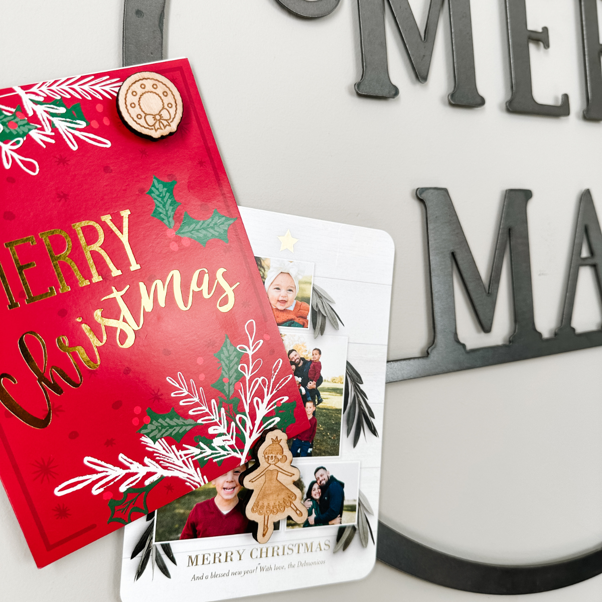 Merry Mail - Magnetic Christmas Card Wreath