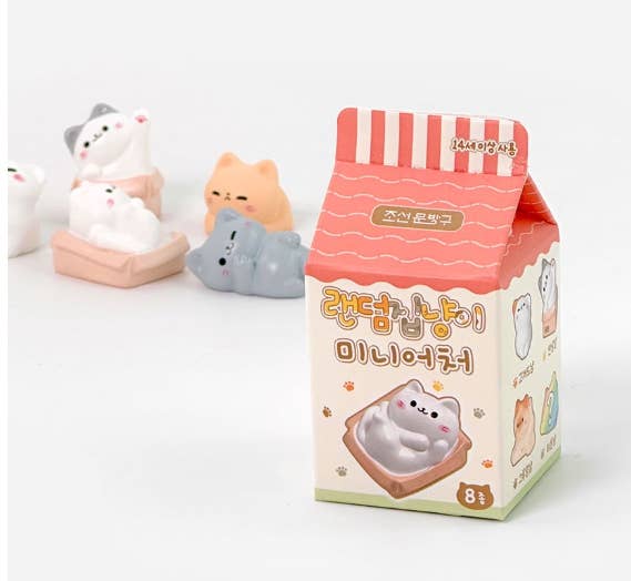 Random Cozy Cat Miniature Figure – Blind Box Series