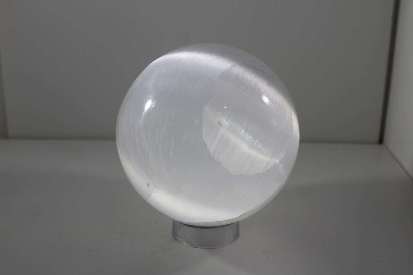 Selenite Spheres 4cm to 12cm: 10cm