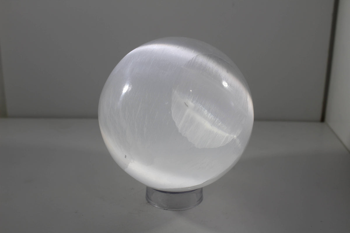 Selenite Spheres 4cm to 12cm: 4cm
