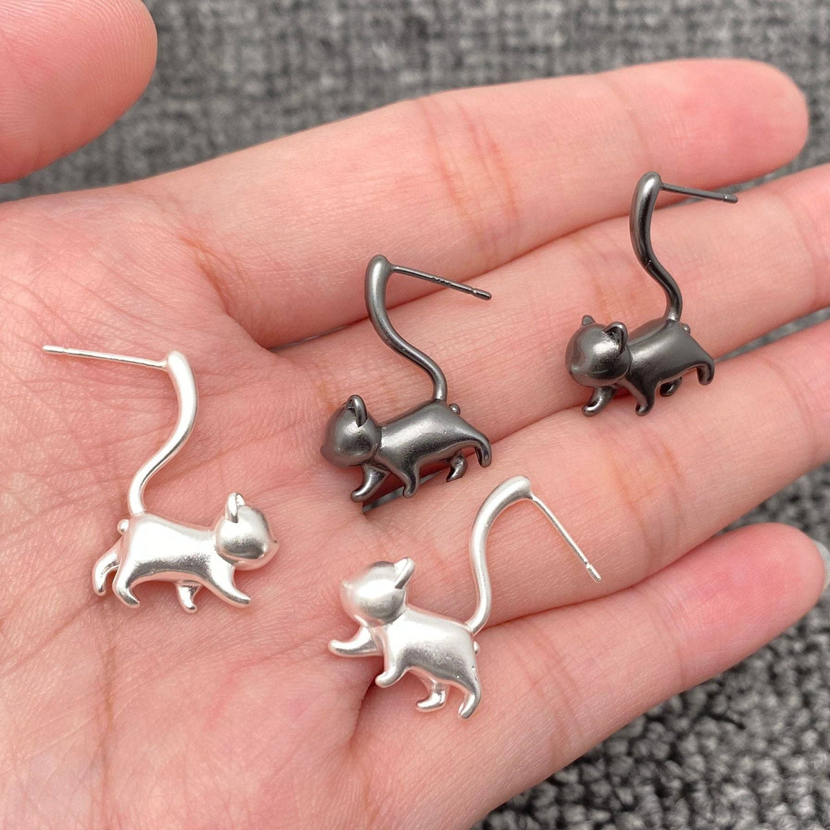 Earrings - Lazy Cat Frosted Design Ear Studs: Black