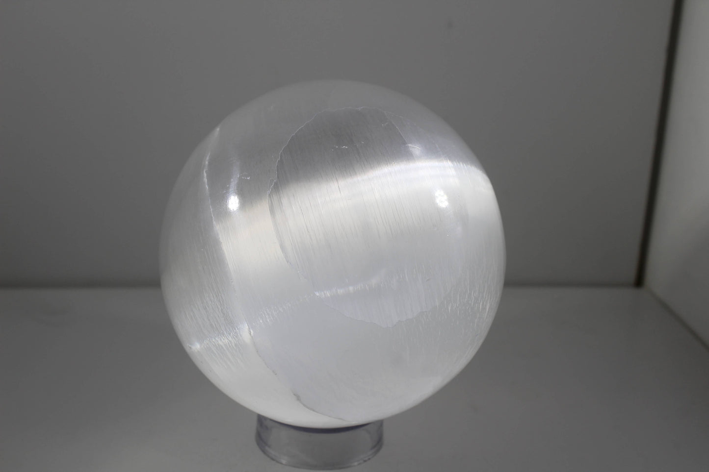 Selenite Spheres 4cm to 12cm: 10cm