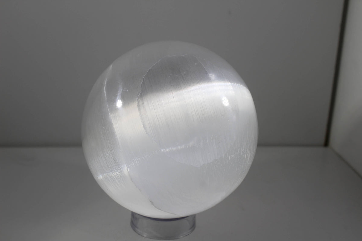 Selenite Spheres 4cm to 12cm: 4cm