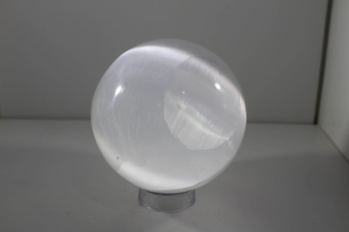 Selenite Spheres 4cm to 12cm: 6cm