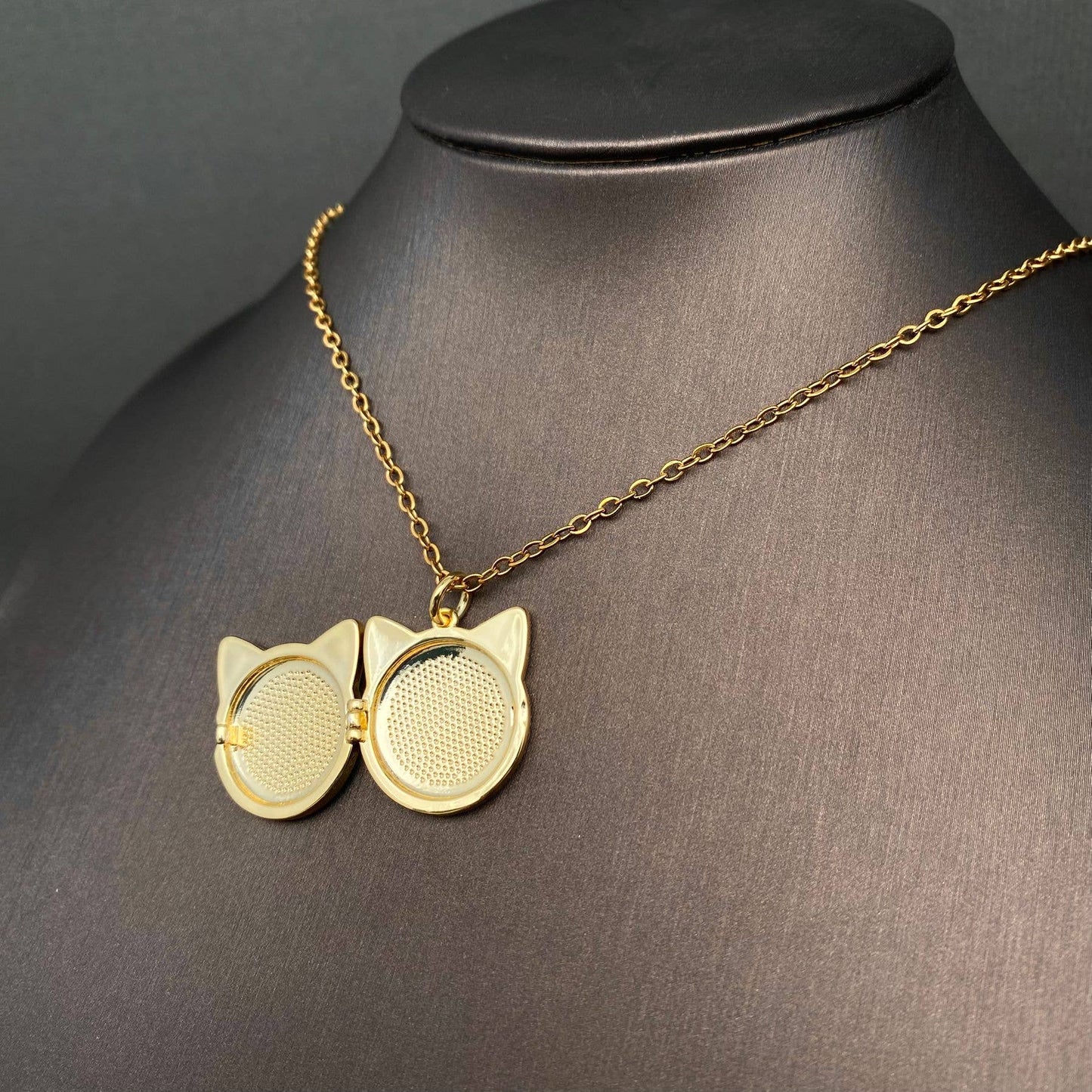 Necklace - Cat Locket Charm: Golden