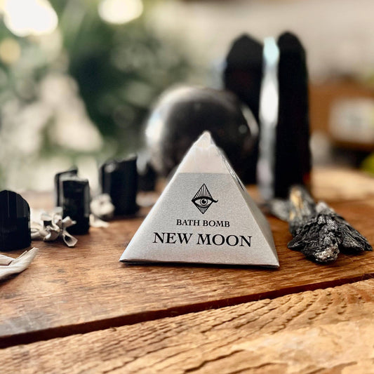 New Moon Bath Bomb: 4oz