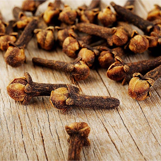Clove Essential Oil: .5 fl oz - Sun's Eye