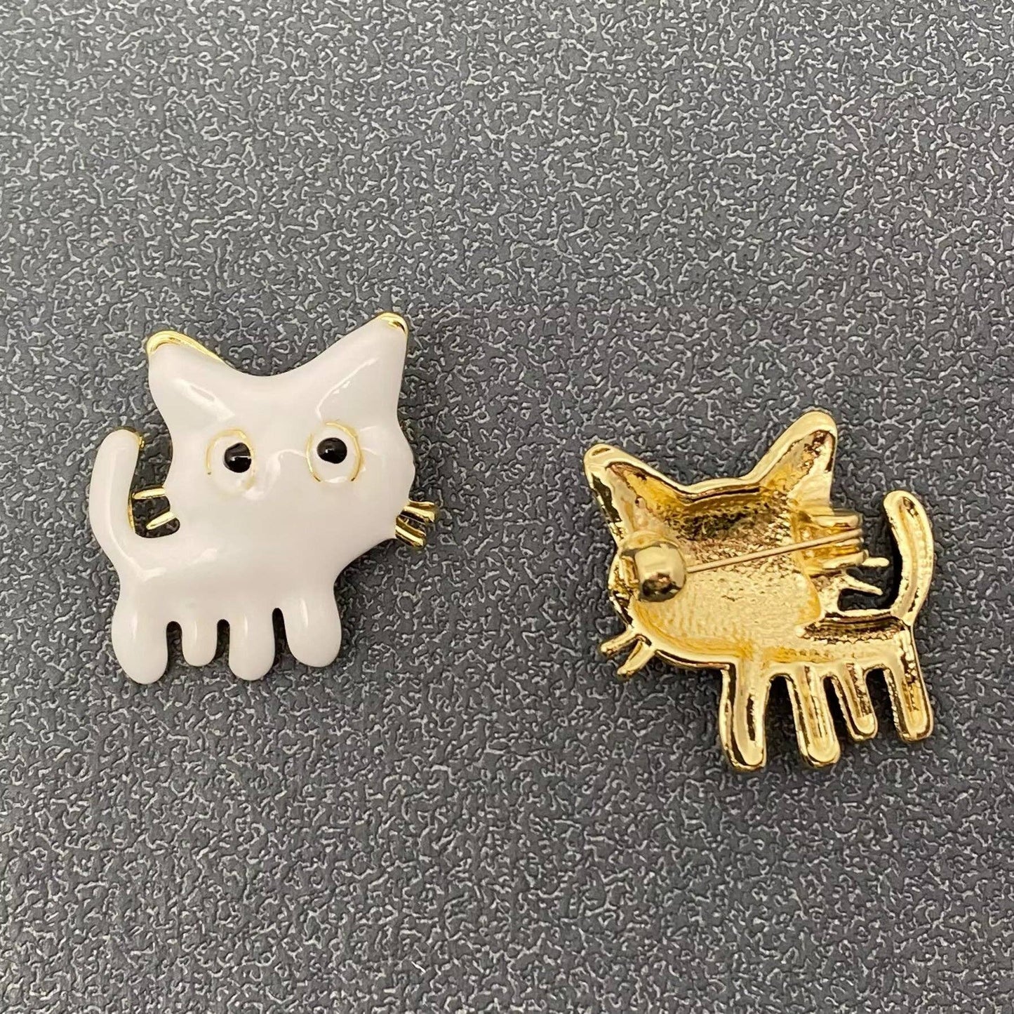 Enamel Funny Cat Brooch - White