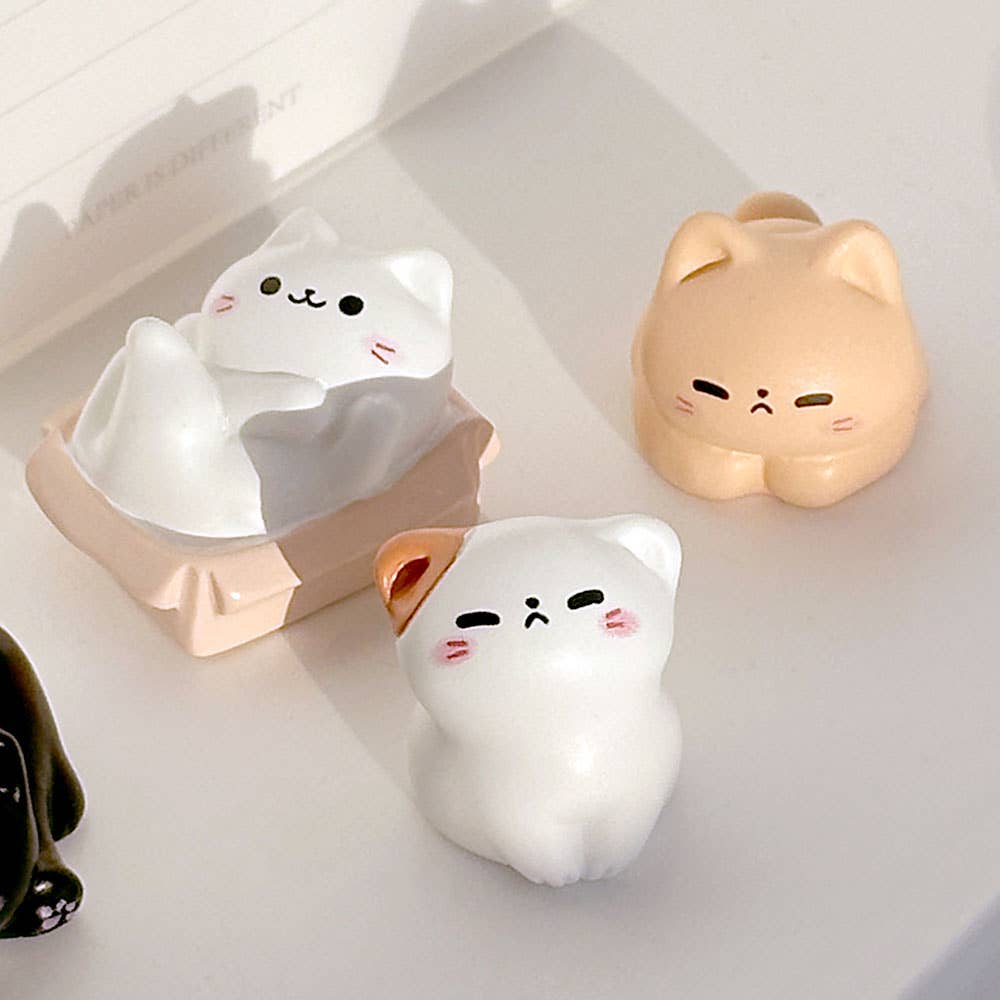 Random Cozy Cat Miniature Figure – Blind Box Series