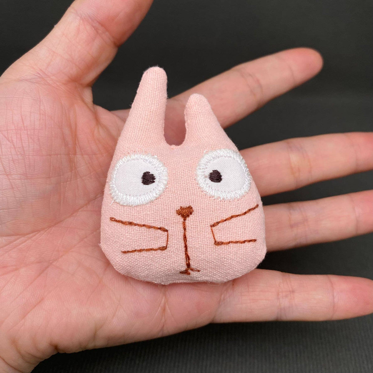 Funny Cat Head Linen-cotton Cloth Cartoon Brooch: Orange